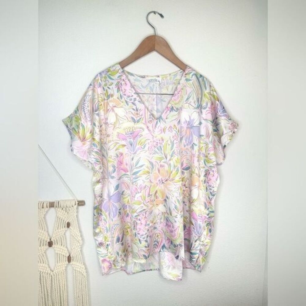NWT Emily Wonder Floral Pastel Print Draped V Neck Blouse sz S